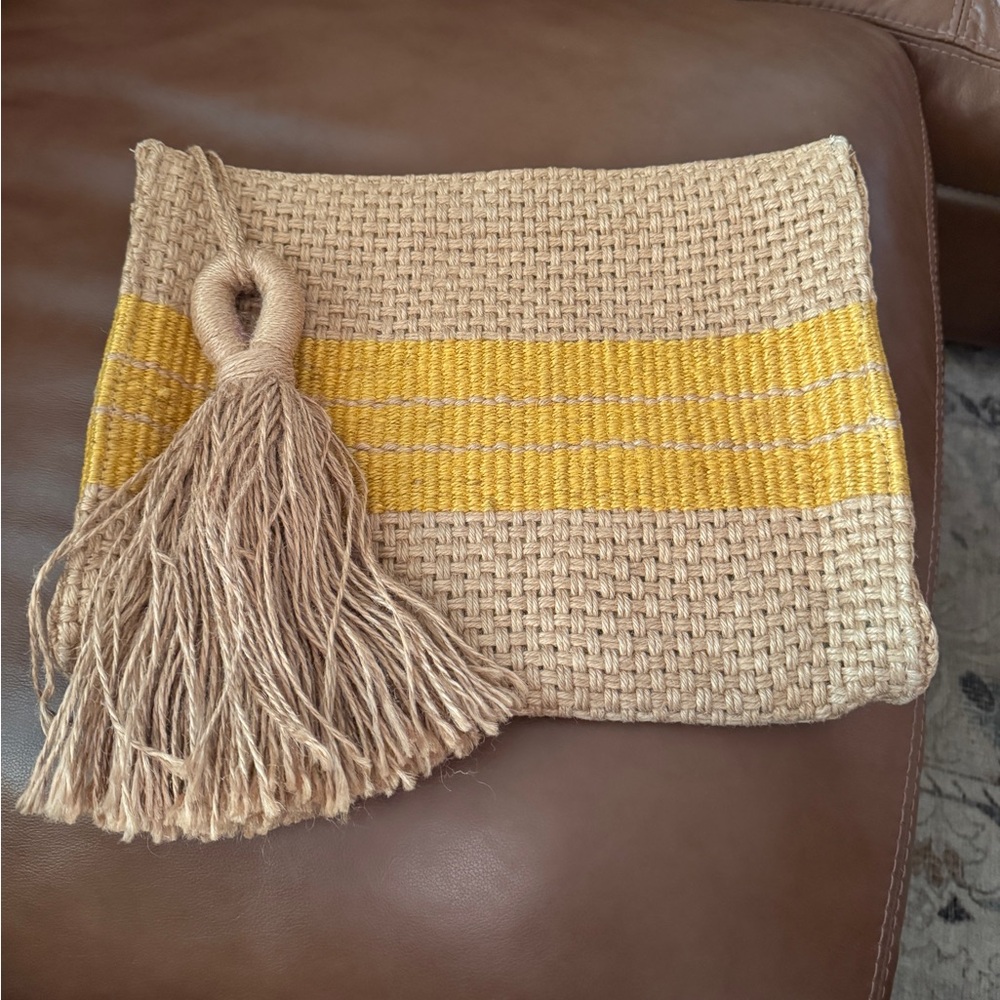 Zara Beige Woven Clutch